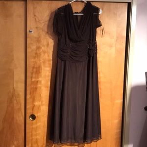 Feminine Flirty Flowing Dress JS boutique 16w